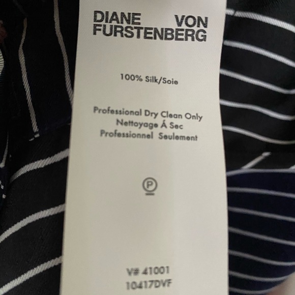 DVF Dolman Sleeve 100% Silk Dress - Picture 4 of 5